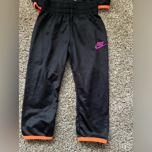 Toddler Nike Tracksuit - Picture 5 of 5